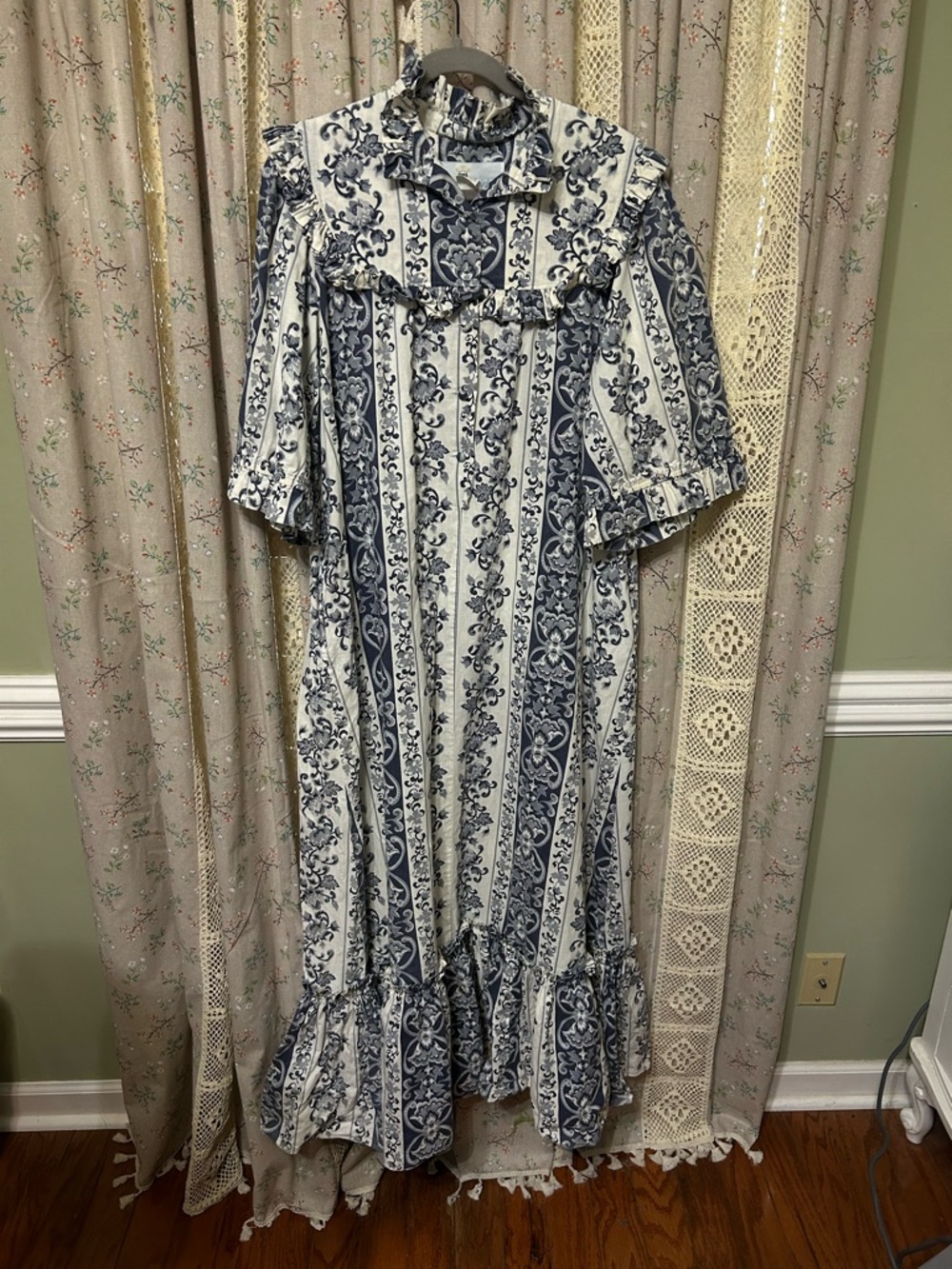 Vintage Princess Kaiulani Hawaii Blue White Ruffle Prairie Dress Cotton